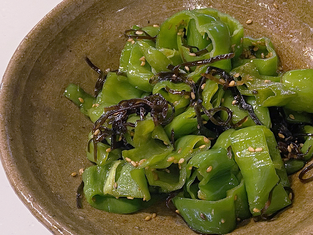 green pepper and kelp side dish